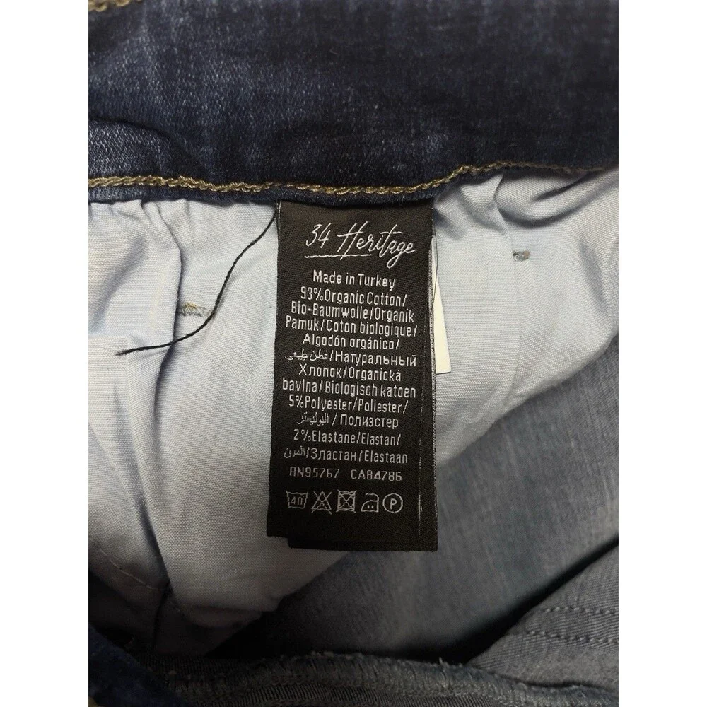 34 Heritage Champ Athletic Fit Men's Size 35x32 Stretch Blue Jeans
